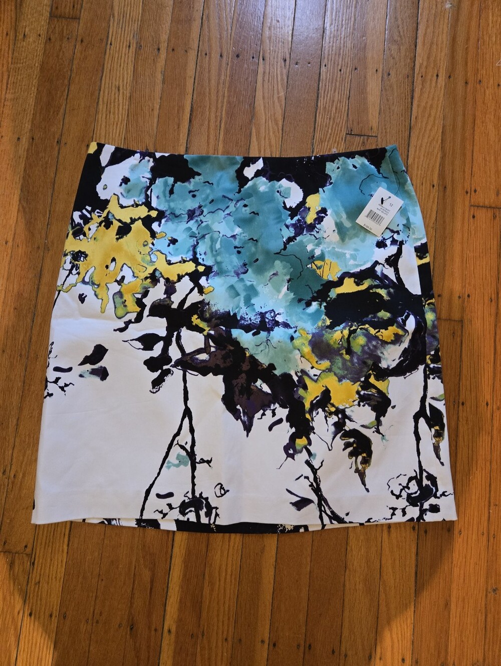 NWT Tahari Skirt
